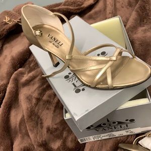 Vaneli di Notte Beige / Gold BRAND NEW strappy heels 8.5 Tadeg